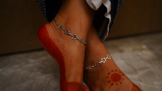 Kumud Floral Anklet