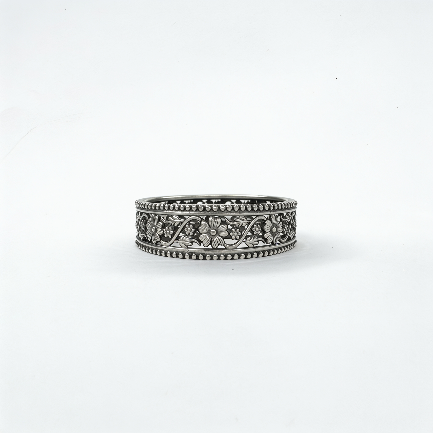 Veda slim floral bangle