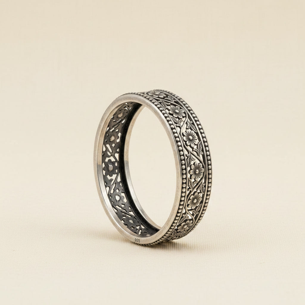 Vanyaa floral bangle