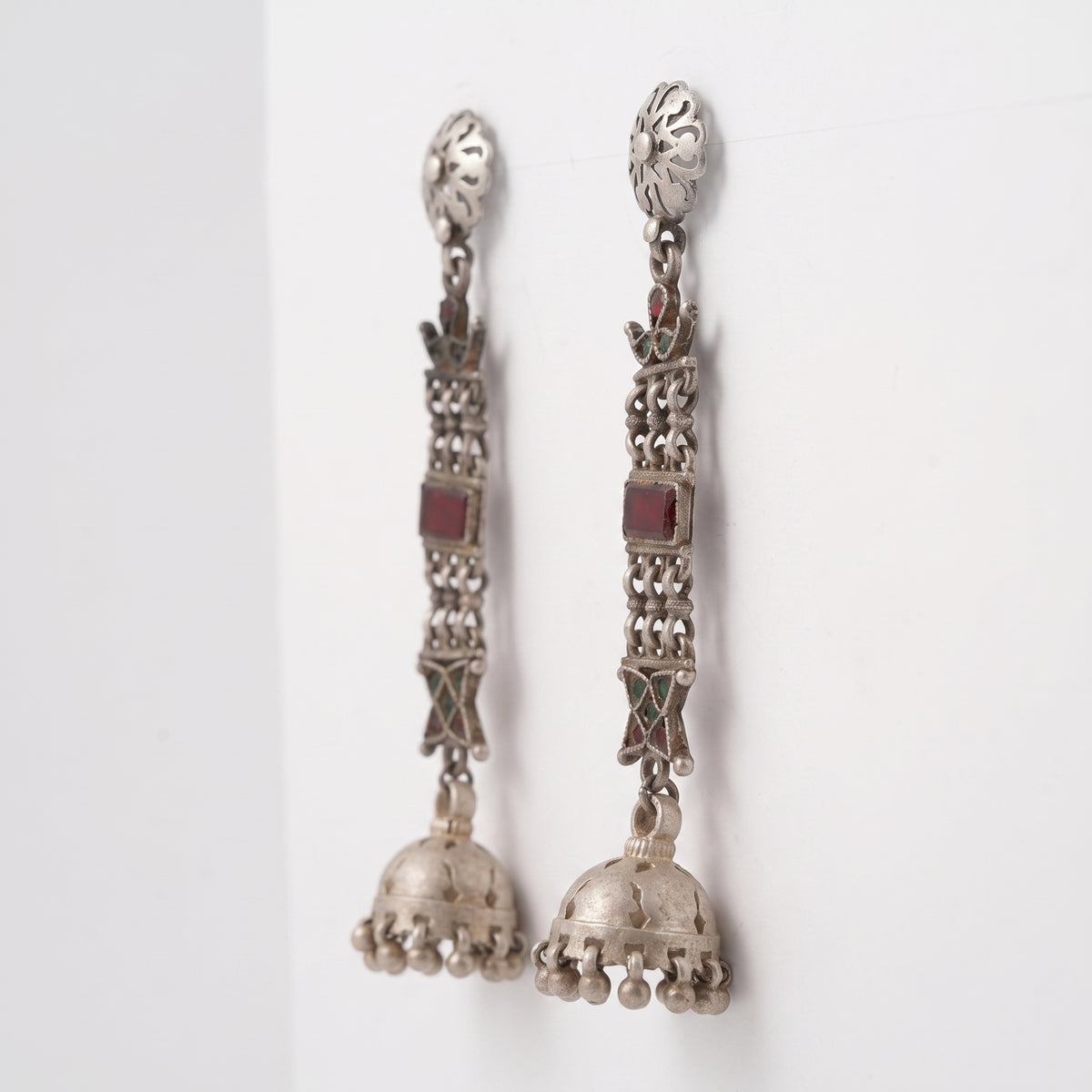 Surkh Shringaar long jhumka
