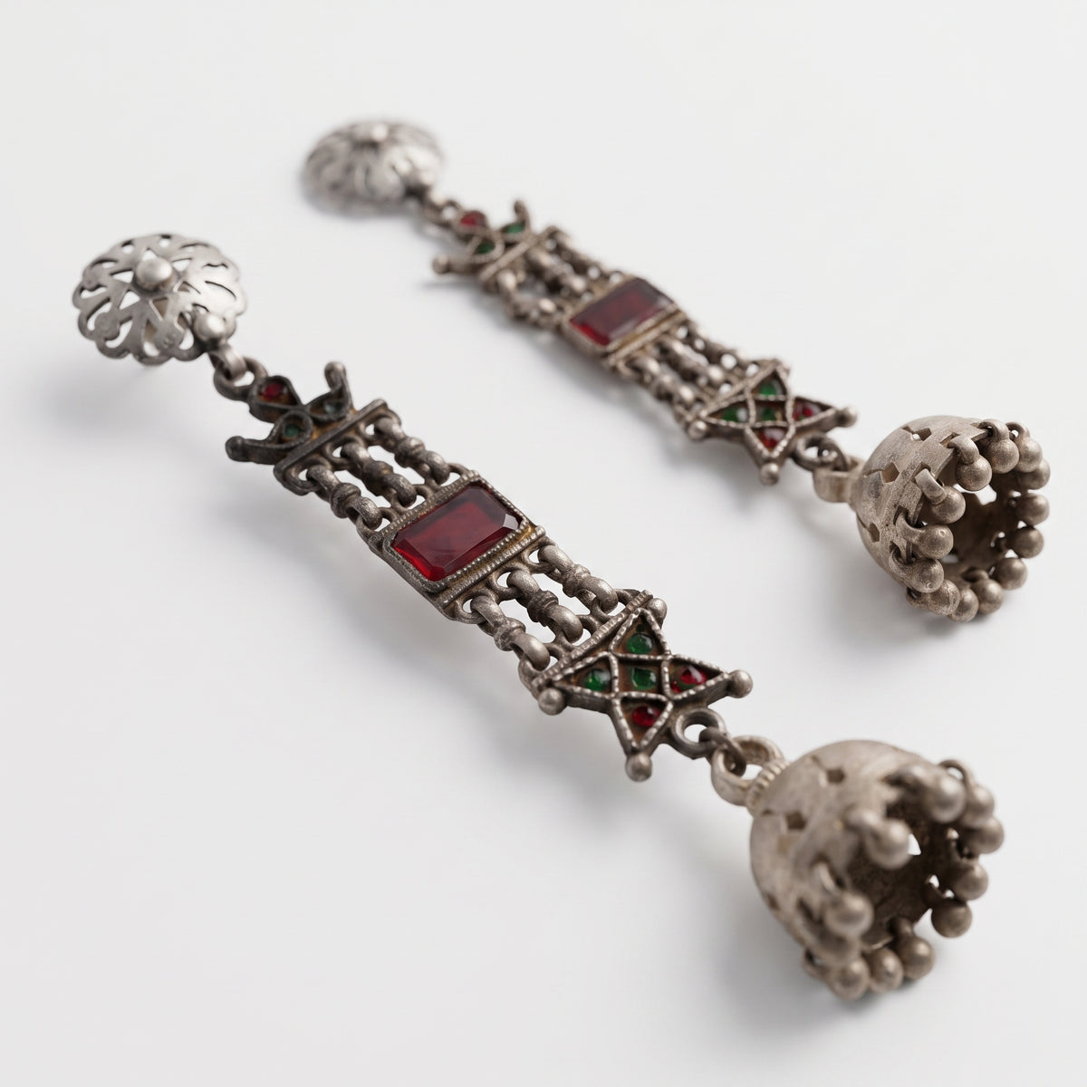 Surkh Shringaar long jhumka