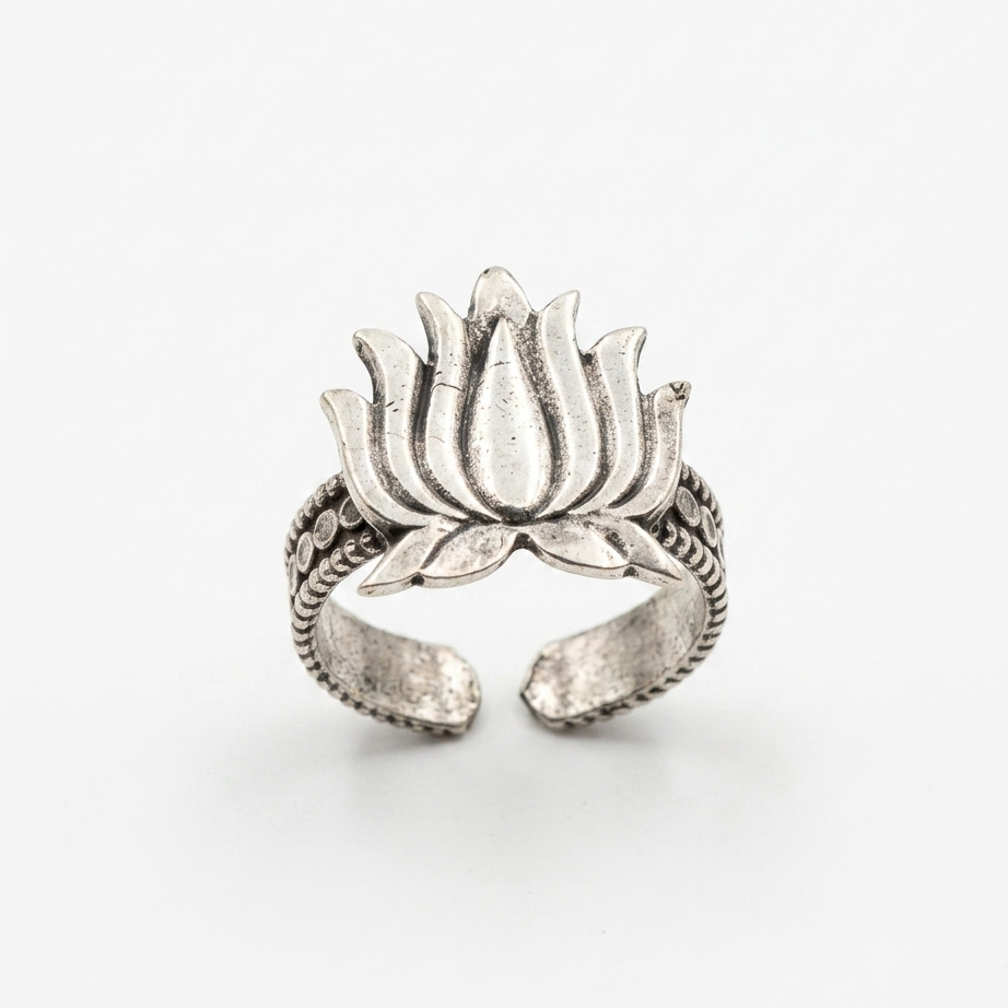 Aura Kamal Oxidised Silver Ring