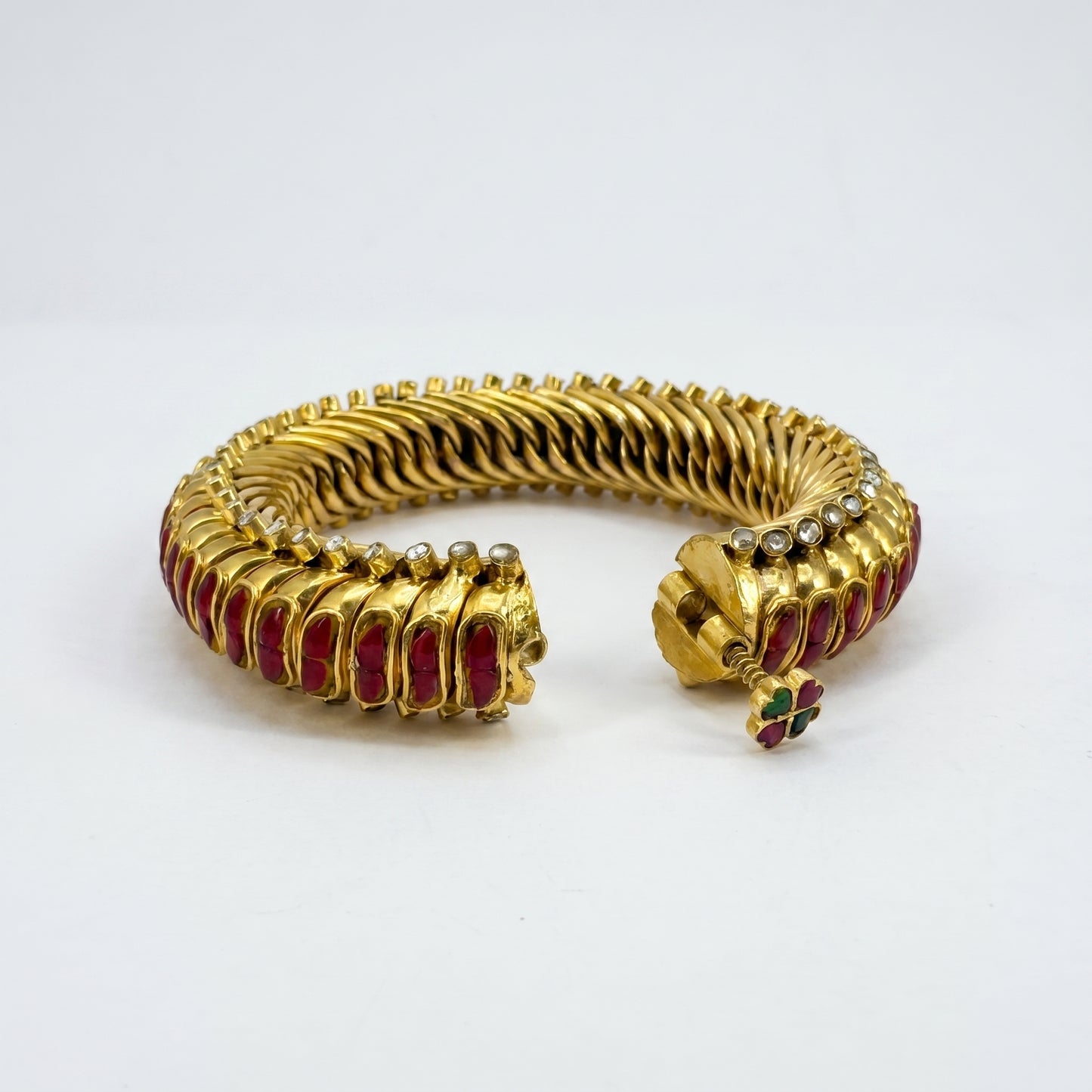 Royal Ruby Sutlada Kada