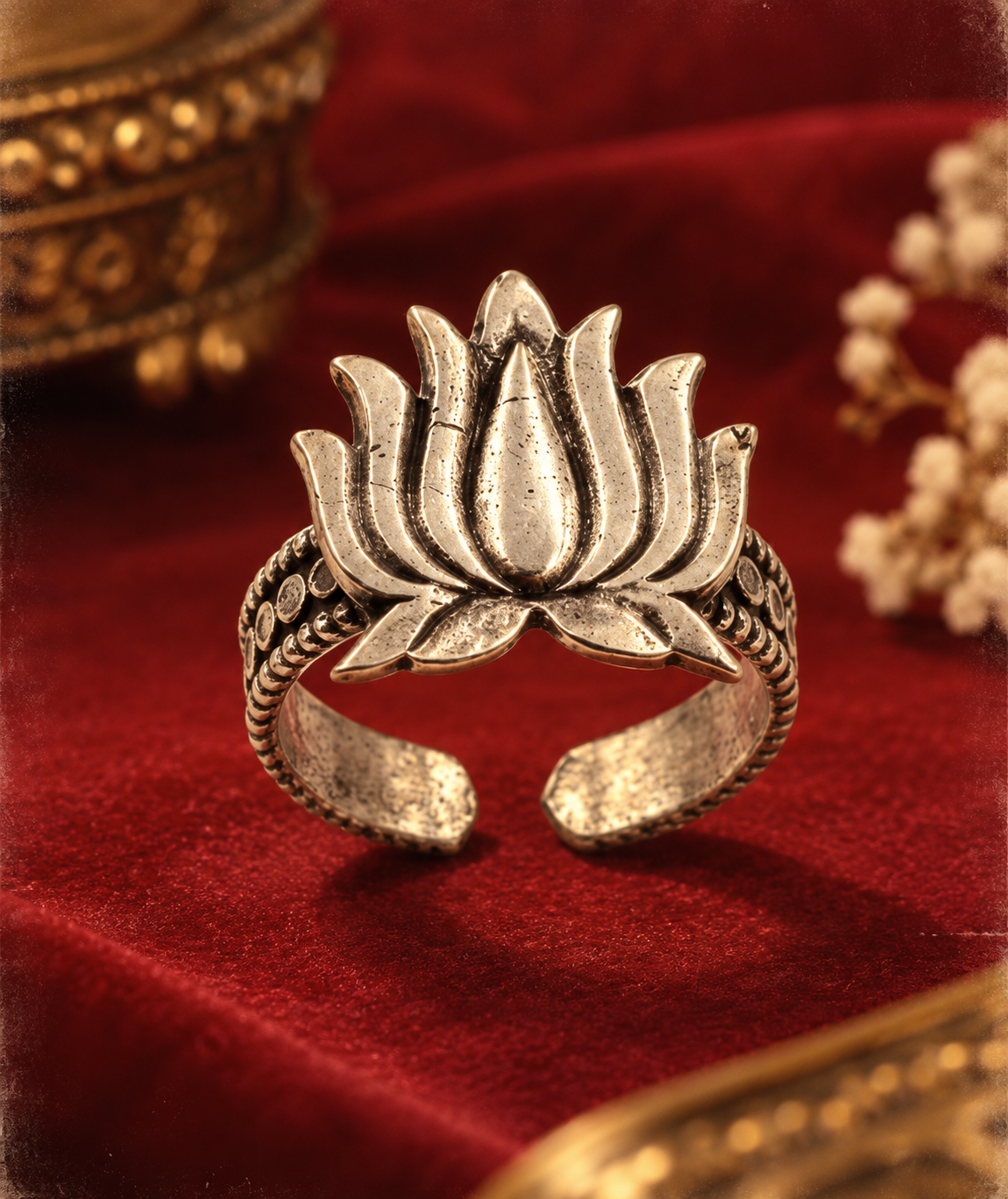Aura Kamal Oxidised Silver Ring
