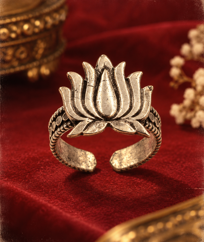 Aura Kamal Oxidised Silver Ring